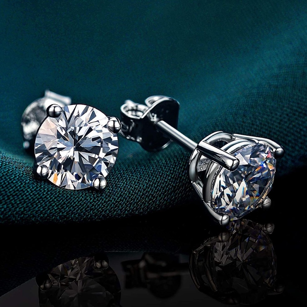 Sterling Silver 925. Simulate Diamond Stud Earring. - Picture 11 of 15